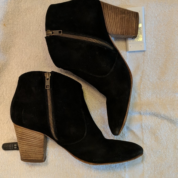 Club Monaco black suede side 9 zipper ankle Size 9 - Picture 14 of 16